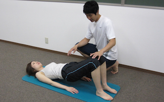 ストレッチ個人指導の様子