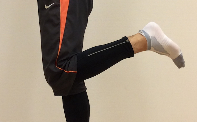 膝を曲げる動作（膝関節の屈曲）