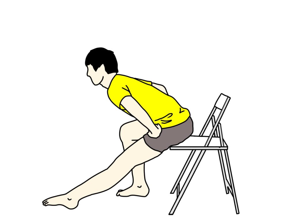 椅子に座った姿勢で行うもも裏の筋肉（ハムストリングス）のストレッチ
