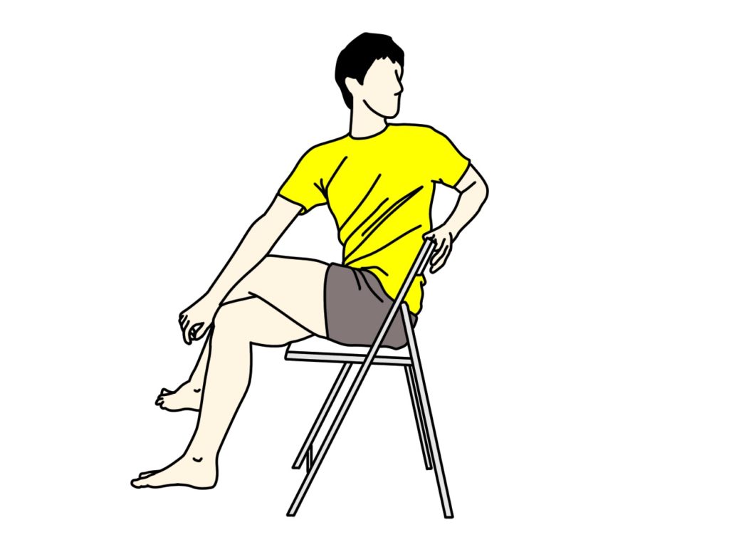椅子に座って行う腰〜お尻（大殿筋）のストレッチの方法