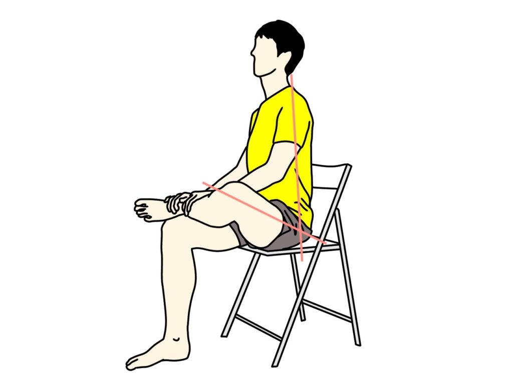 椅子に座って行うお尻（大殿筋）の筋肉のストレッチの方法1