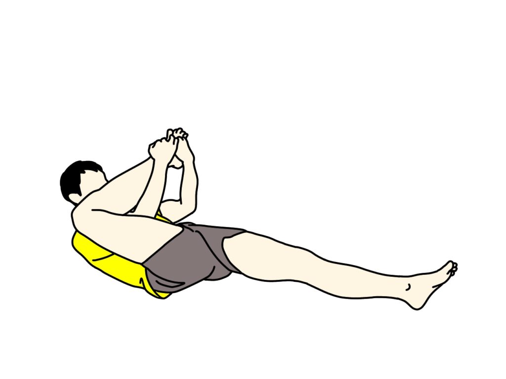 脚を腕で抱え込んで行うお尻（大殿筋）のストレッチ