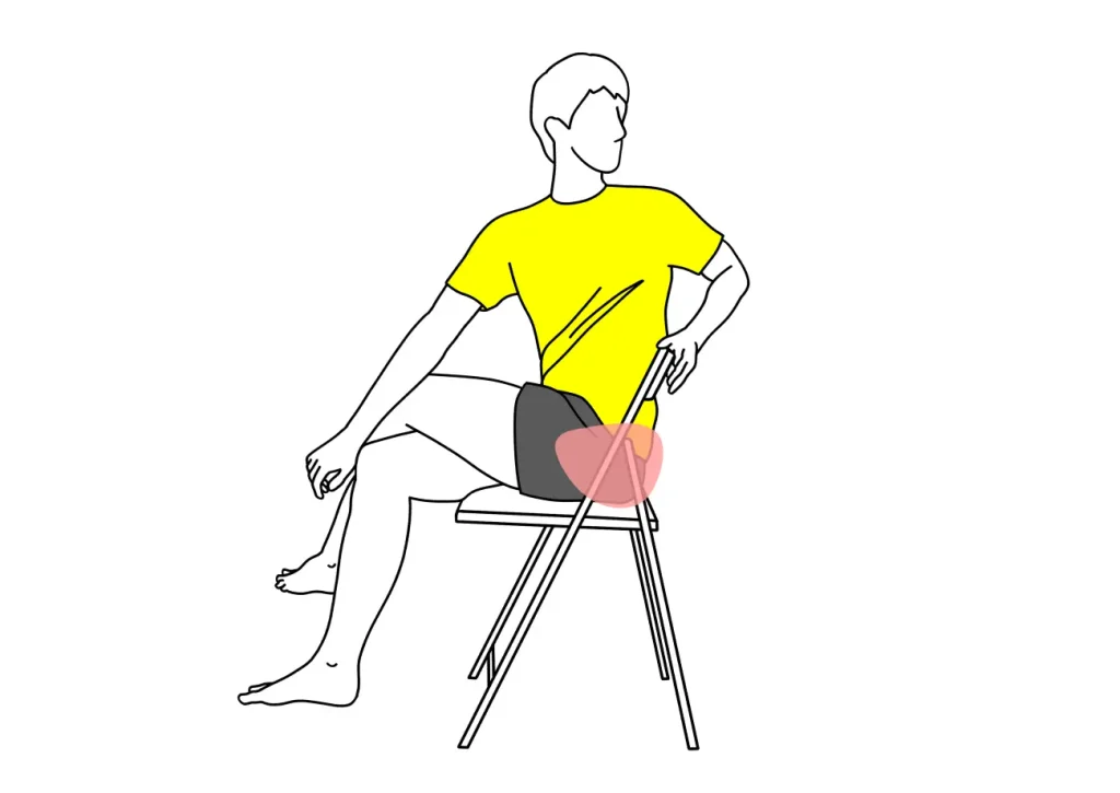 椅子に座りながらできる腰〜お尻（大殿筋）のストレッチの方法