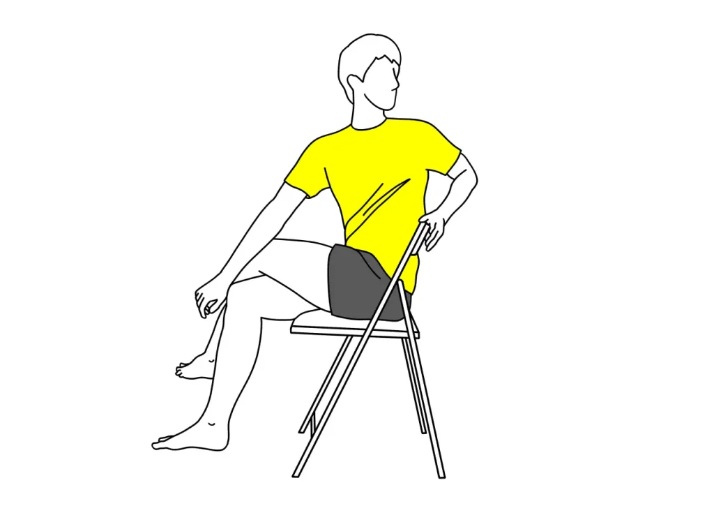 椅子に座りながらできる腰〜お尻（大殿筋）のストレッチの方法