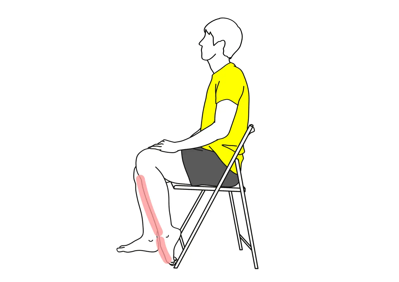 お仕事の合間におすすめのストレッチ！椅子に座りながらできる足の甲〜スネのストレッチの方法